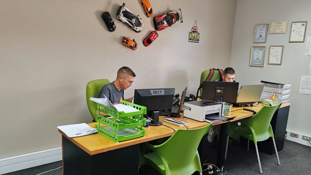 Vehicle assessing services